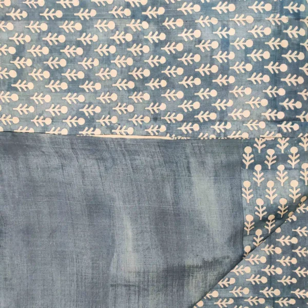 Matte Grayish Blue Abstract Block Printed Saree - Image 4